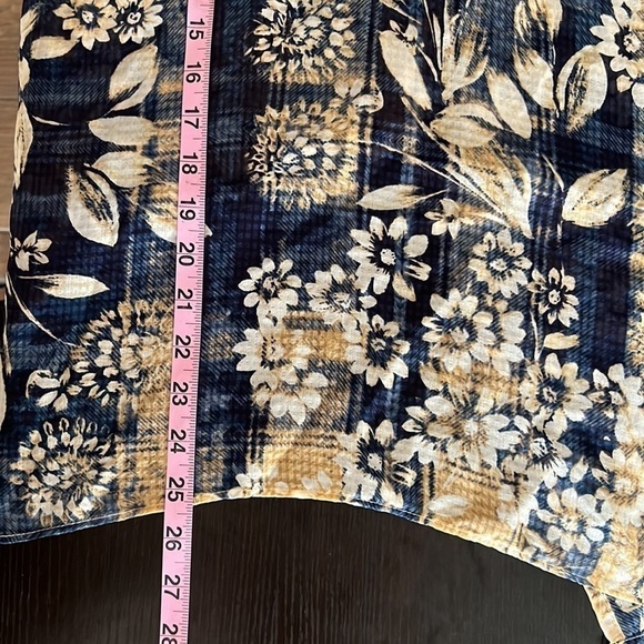 Lc Lauren Conrad flare sleeves blouse Size Large - Picture 11 of 11